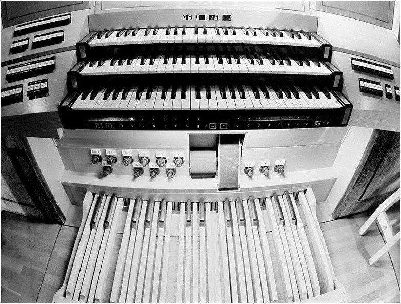 Orgelspieltisch, 3.Manual noch ohne Schwellwerkregister